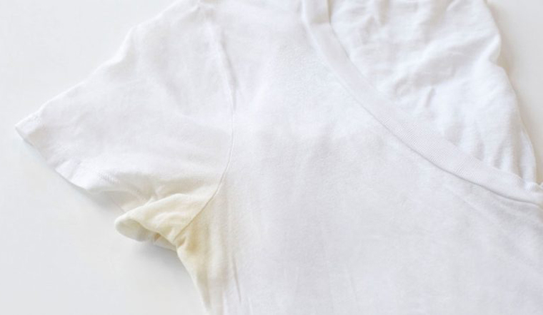 Revealing a simple way to clean yellow-stained white shirts at home ...